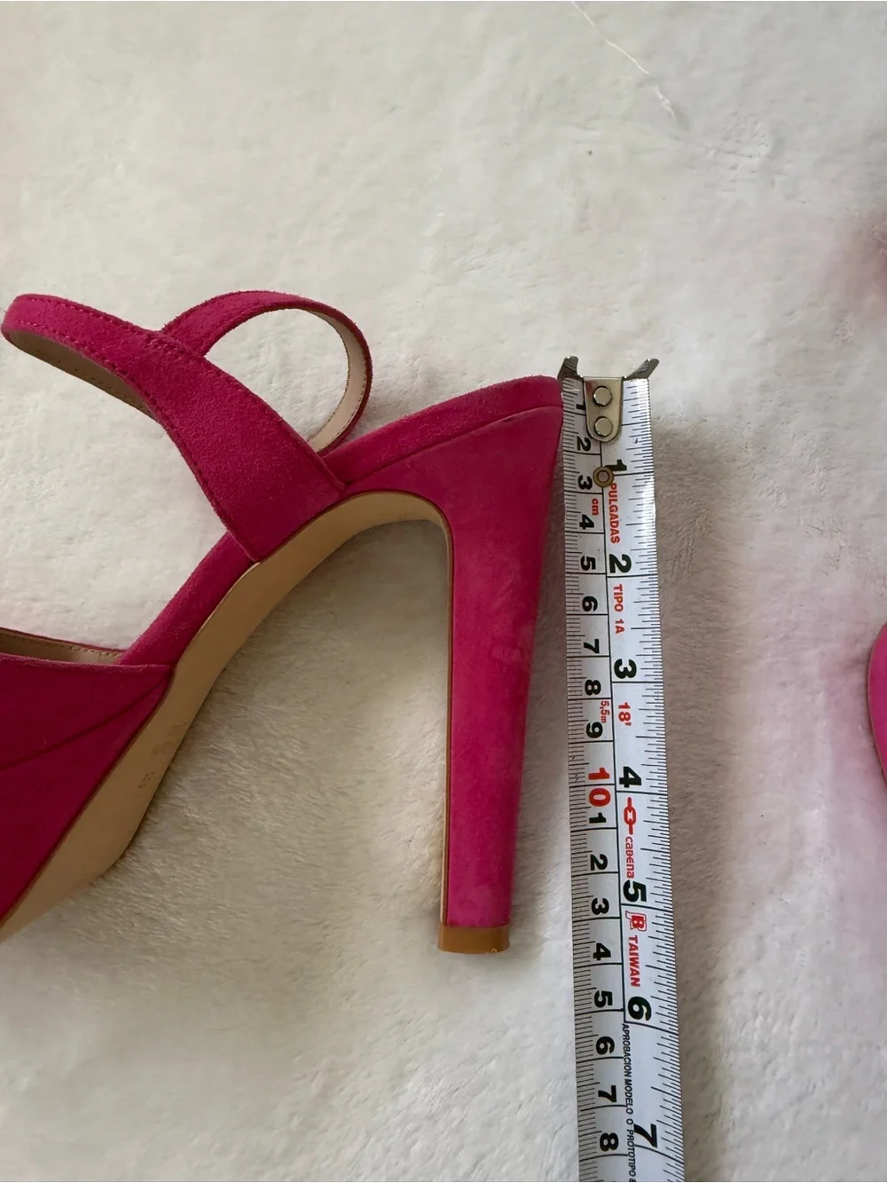 Stuart Weitzman Fuchsia Suede Platform Pumps – Size 6.5